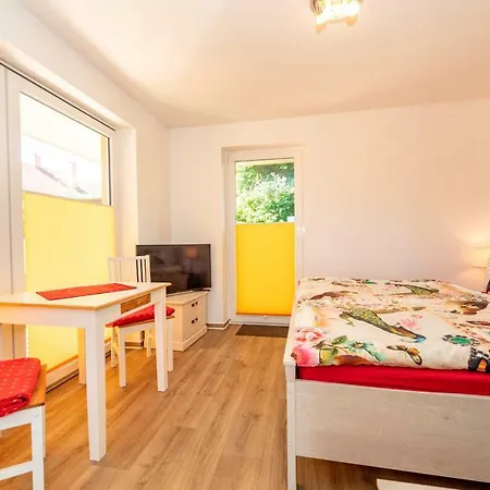Mia Nr 1 Mit Terrasse Eg 1 Raum Apartment